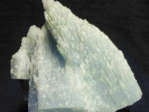 Gypsum mineral